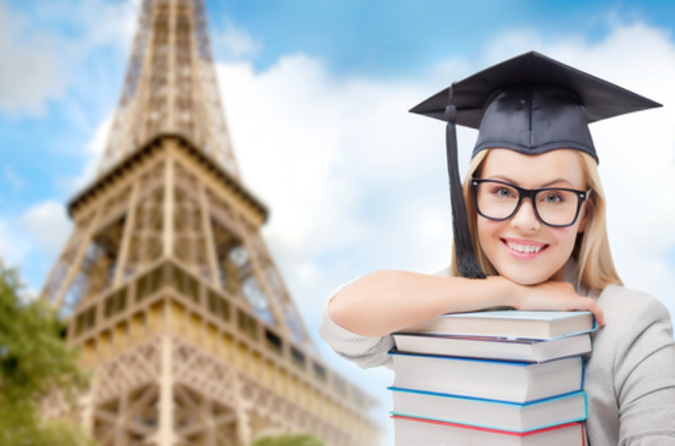 You are currently viewing Everything you need to know about learning French Courses Online